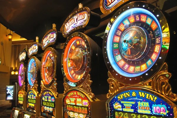 Cascade win animation in Sweet Bonanza on menang33