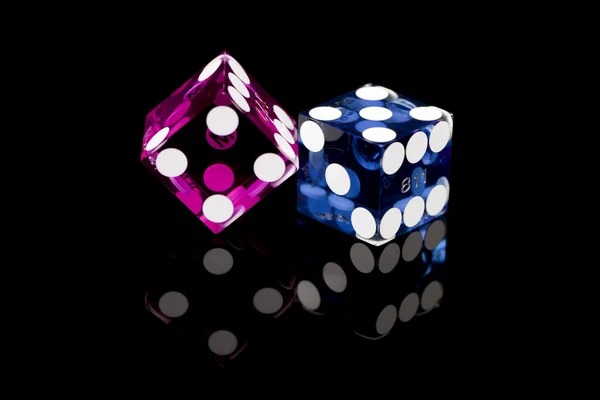 Wild and scatter symbol multipliers in menang33 games